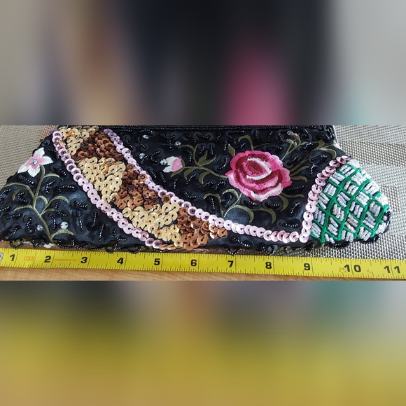 BLACK SATIN BEADED EVENING BAG - Picture 5 of 6